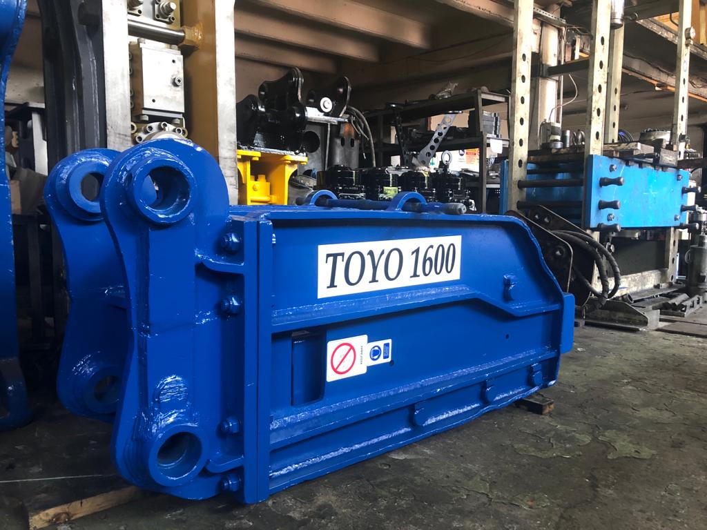 Toyo 1600 2. Hydrolic Breaker